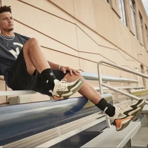 adidas Mahomes 1 Impact FLX Khaki Green - Picture 9 of 9